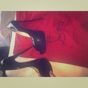 Christian louboutin heels peep toe